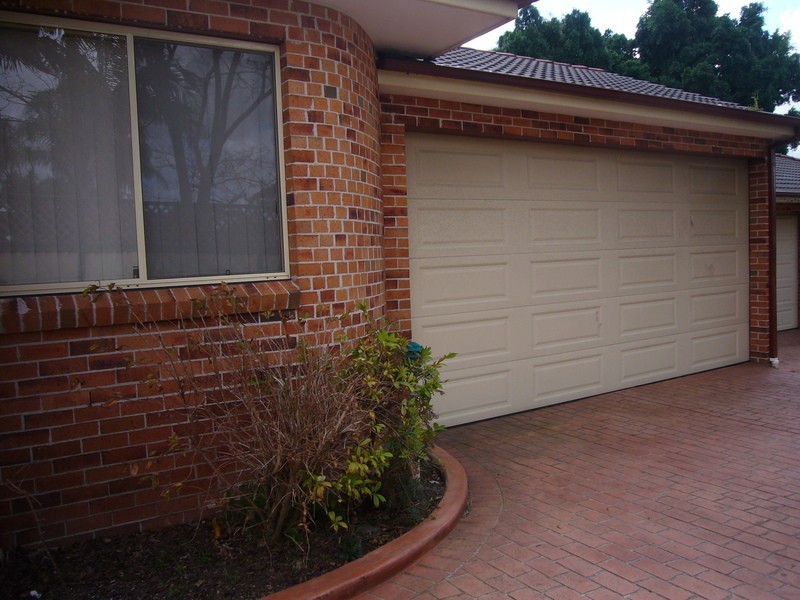 2/32 Bower Street, Roselands NSW 2196