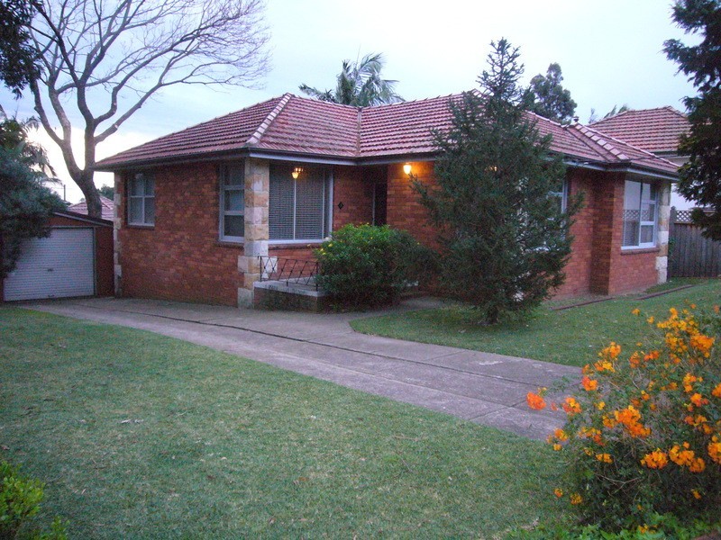 5 Raymond Avenue, Roselands NSW 2196