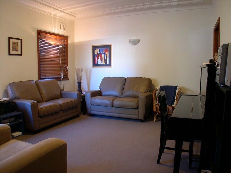 8 Welfare Avenue, Beverly Hills NSW 2209