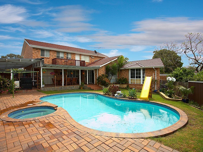 21 Thurbon Avenue, Peakhurst NSW 2210