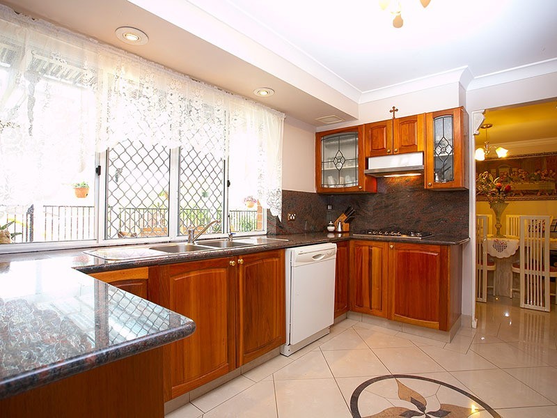 21 Thurbon Avenue, Peakhurst NSW 2210