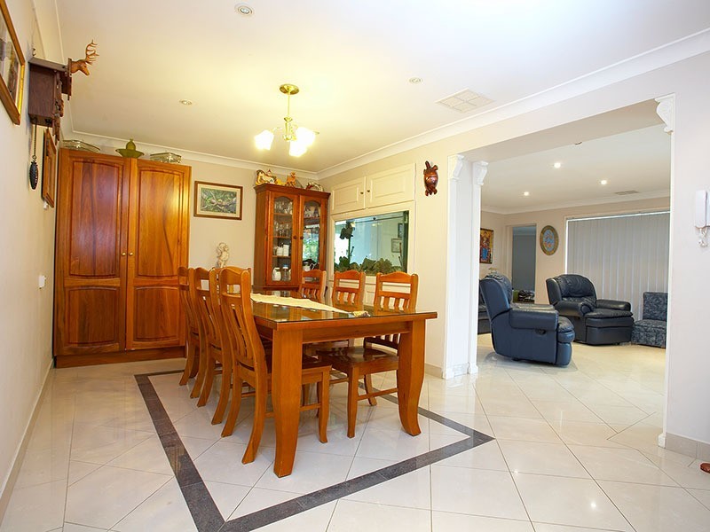 21 Thurbon Avenue, Peakhurst NSW 2210