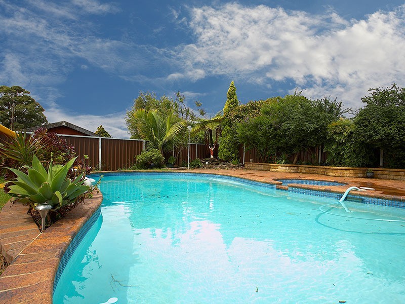 21 Thurbon Avenue, Peakhurst NSW 2210