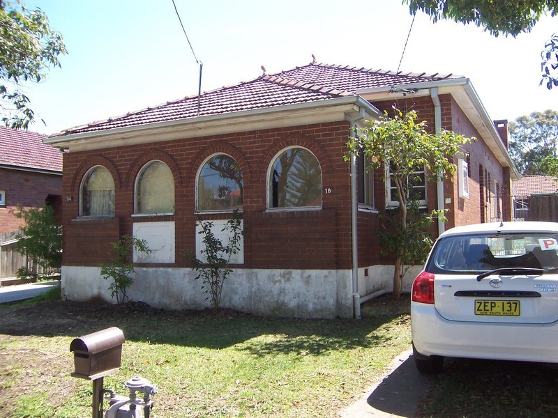 18 Edgbaston Road, Beverly Hills NSW 2209