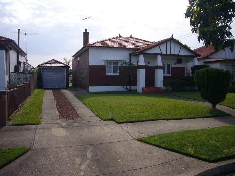 104 Dreadnought Street, Roselands NSW 2196