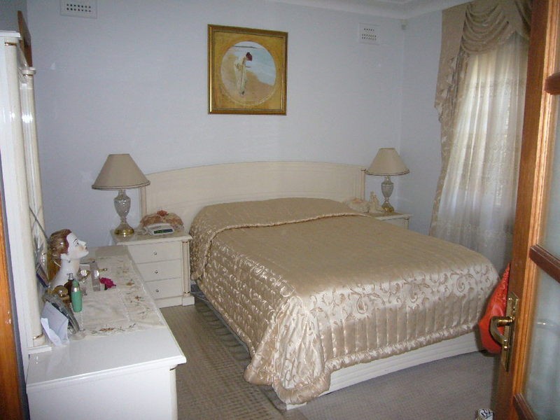 1 Warne Crescent, Beverly Hills NSW 2209