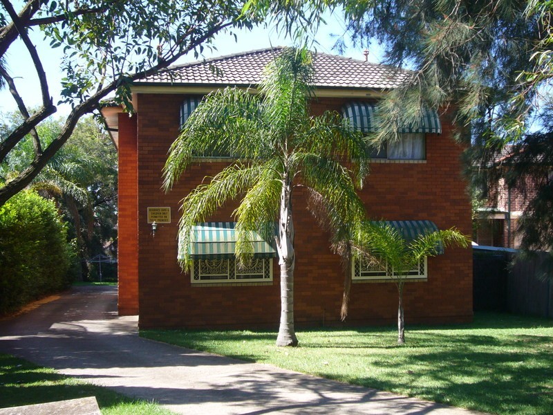 1/12 Nicoll Street, Roselands NSW 2196