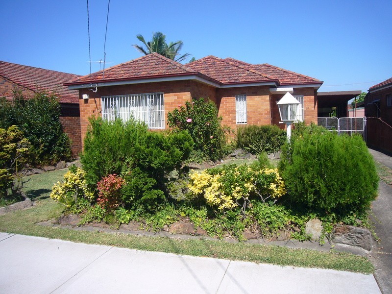 27 Cahill Street, Beverly Hills NSW 2209