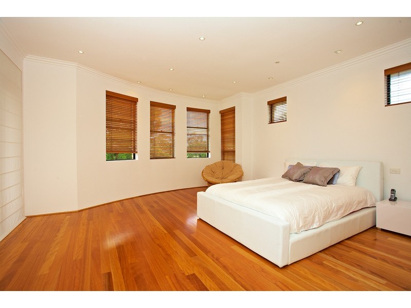 64 Central Road, Beverly Hills NSW 2209