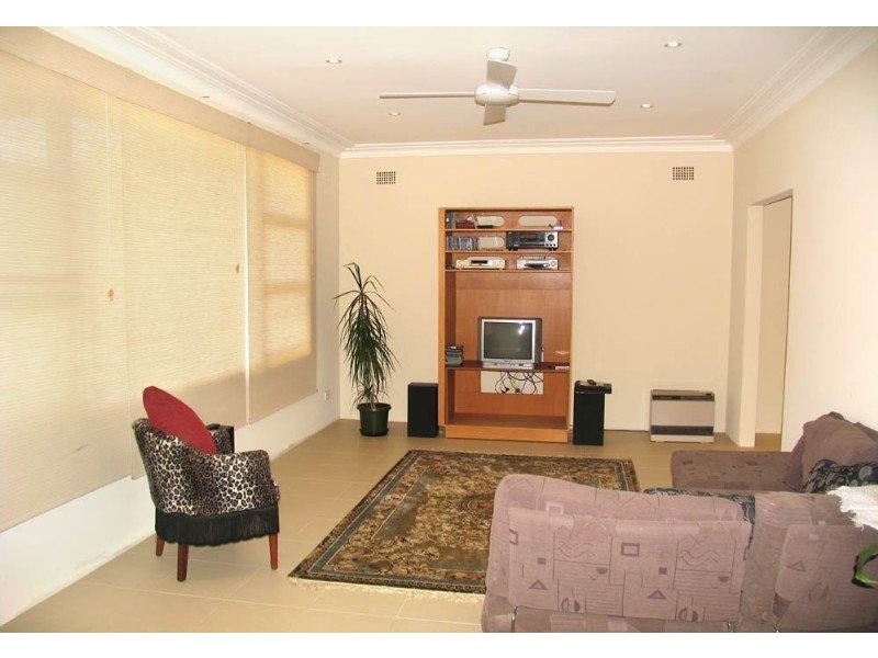 8 Austin Avenue, Beverly Hills NSW 2209