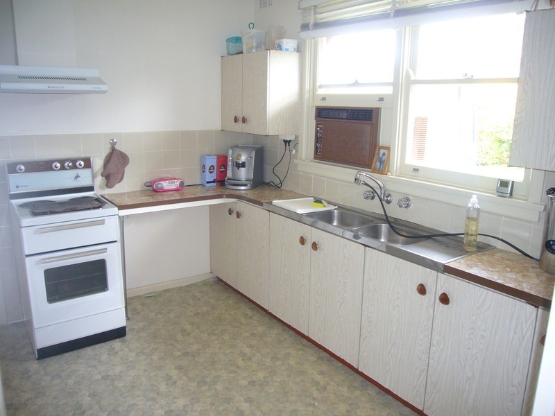 10 Enid Avenue, Roselands NSW 2196