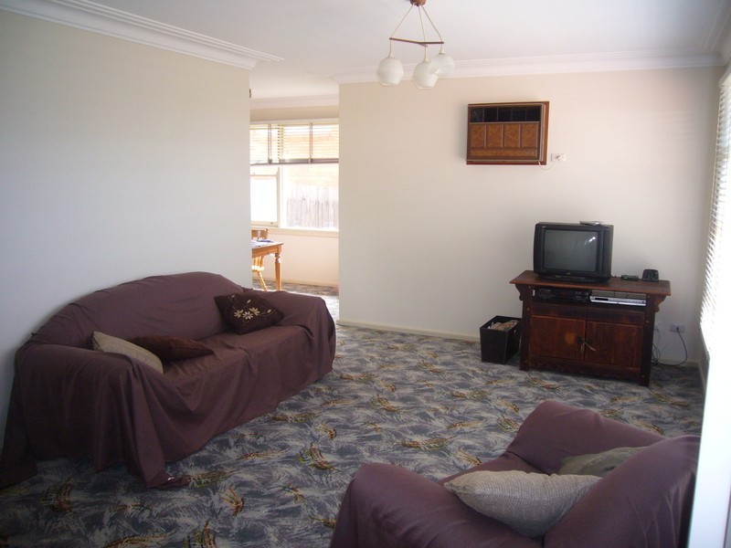 10 Enid Avenue, Roselands NSW 2196