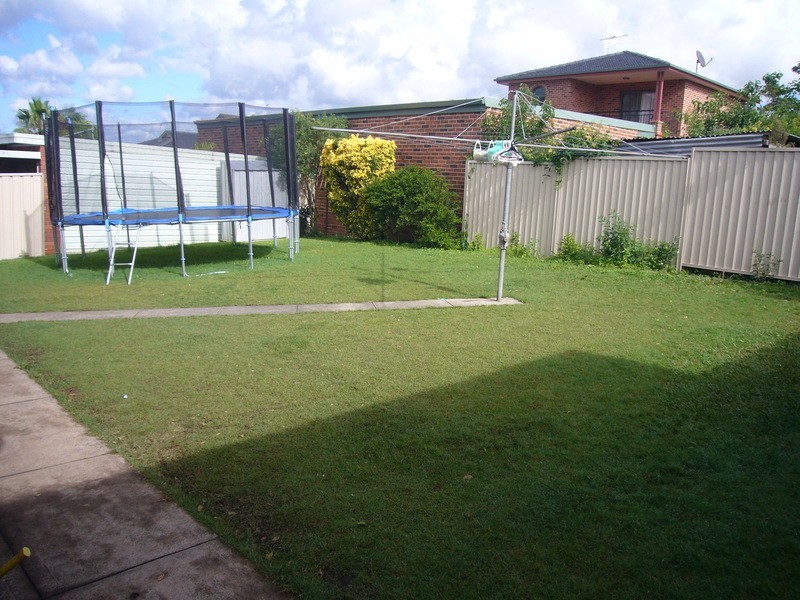 10 Enid Avenue, Roselands NSW 2196