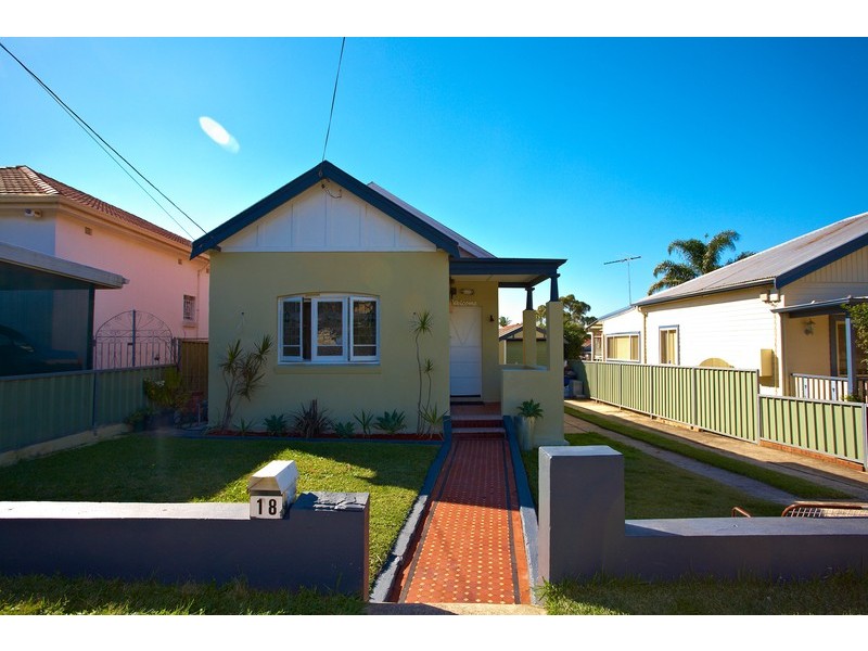 18 Ludgate Street, Roselands NSW 2196