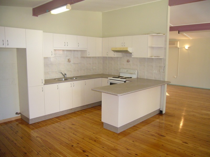 82 Belmore Road, Peakhurst NSW 2210