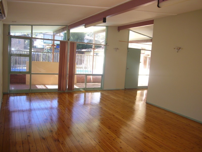 82 Belmore Road, Peakhurst NSW 2210