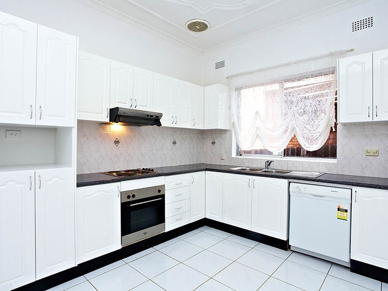 21 Edmund Street, Beverly Hills NSW 2209