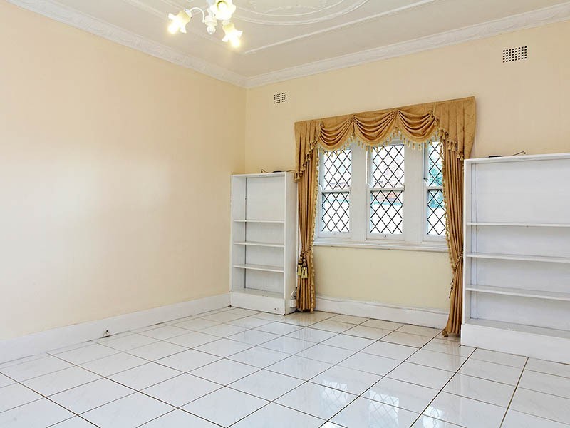 21 Edmund Street, Beverly Hills NSW 2209