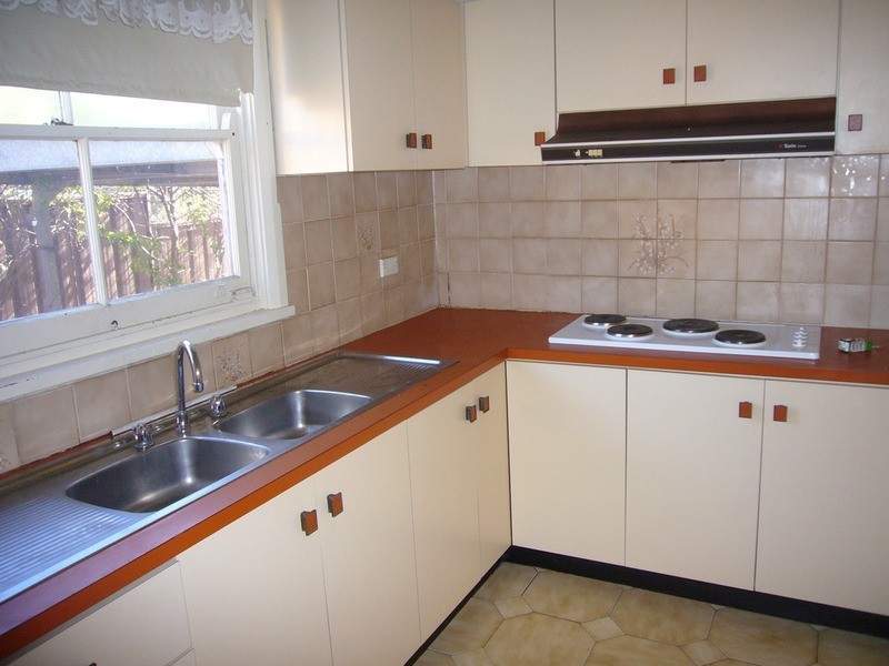 17 Penshurst Road, Roselands NSW 2196