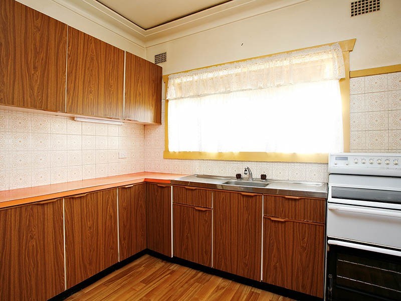 229 Moorefields Road, Roselands NSW 2196