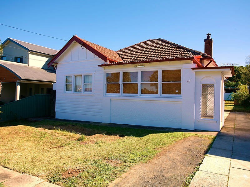 41 Albion Street, Roselands NSW 2196