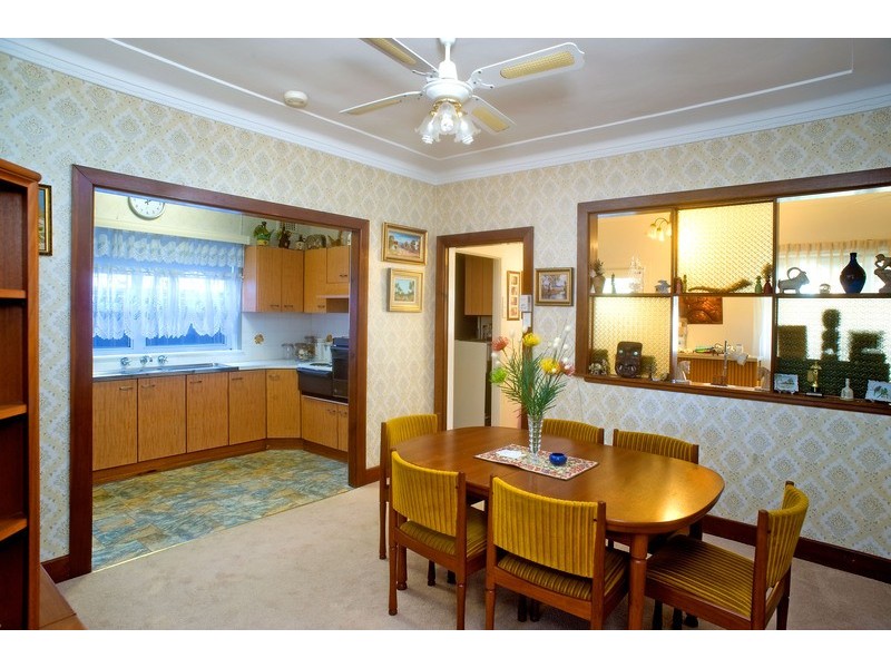 40 Rosebank Avenue, Kingsgrove NSW 2208