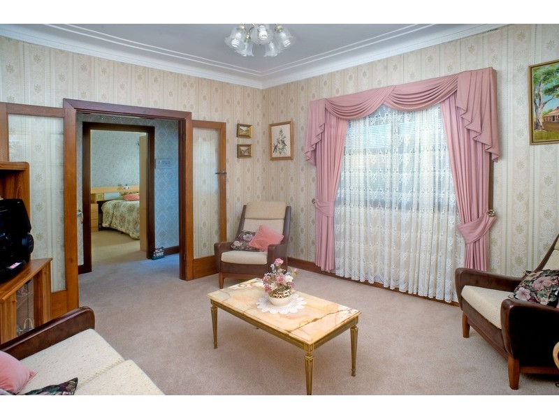 40 Rosebank Avenue, Kingsgrove NSW 2208