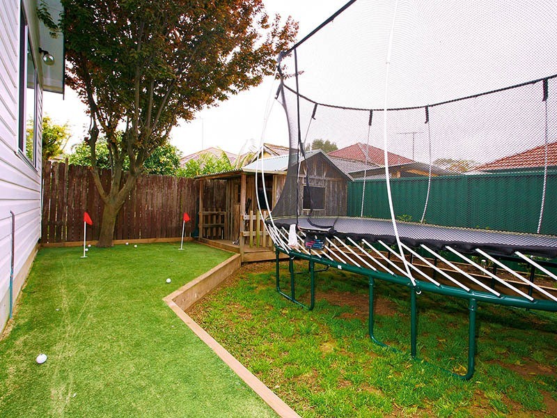 10 Smee Avenue, Roselands NSW 2196