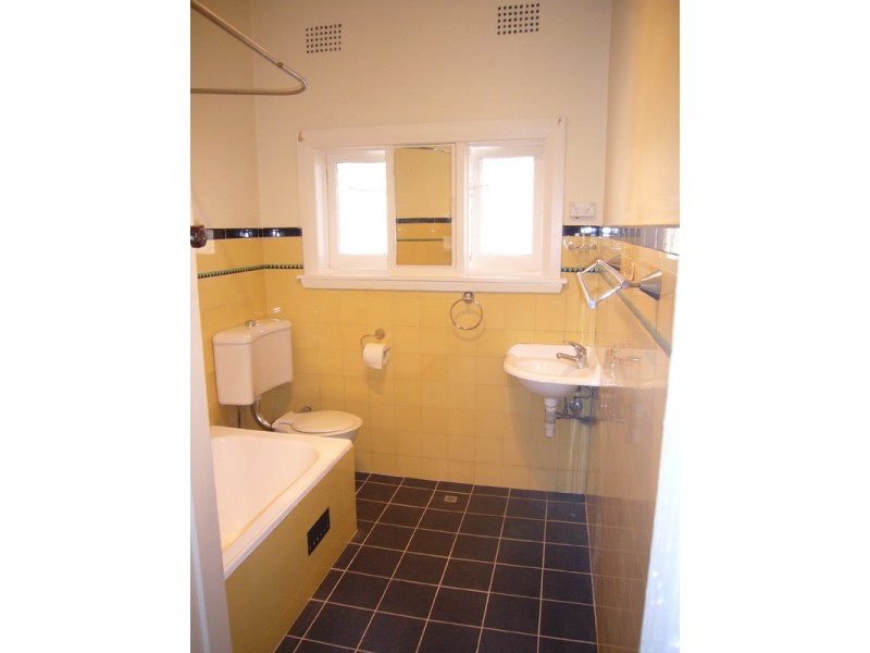 1/241 Kingsgrove Road, Kingsgrove NSW 2208