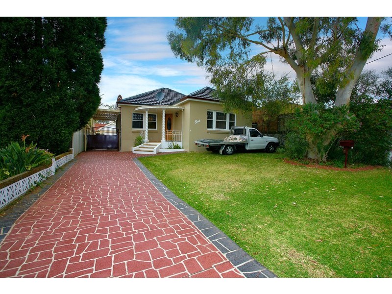 1 Warne Crescent, Beverly Hills NSW 2209