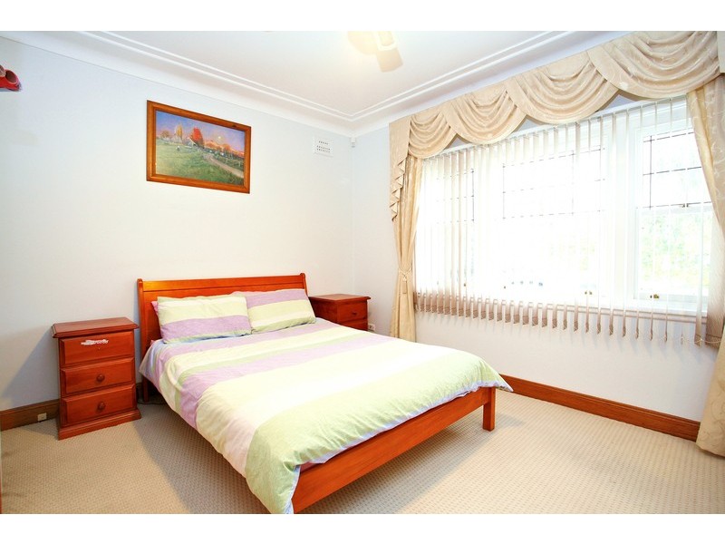 1 Warne Crescent, Beverly Hills NSW 2209