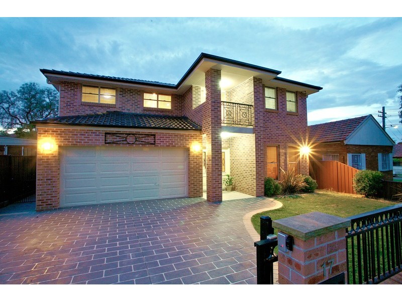 17 Cahill Street, Beverly Hills NSW 2209