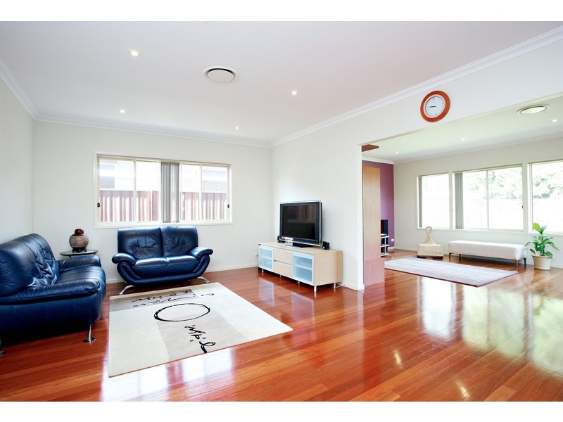 17 Cahill Street, Beverly Hills NSW 2209