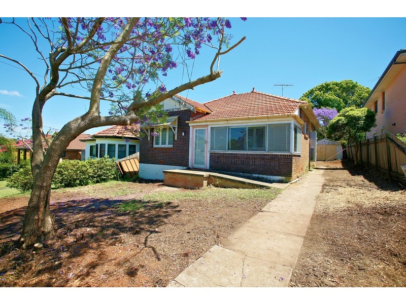 25 Albion Street, Roselands NSW 2196