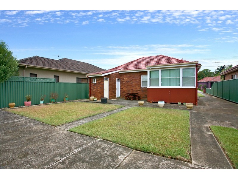 22 Illawarra Parade, Beverly Hills NSW 2209