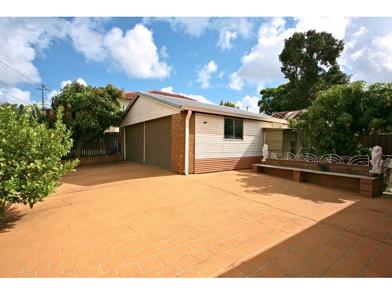 37 Bungalow Road, Peakhurst NSW 2210