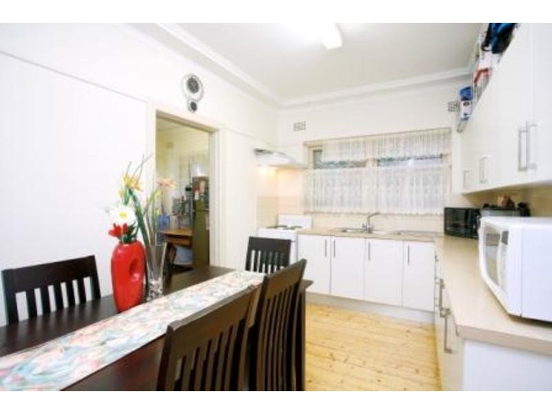 1/8 Edgbaston Road, Beverly Hills NSW 2209