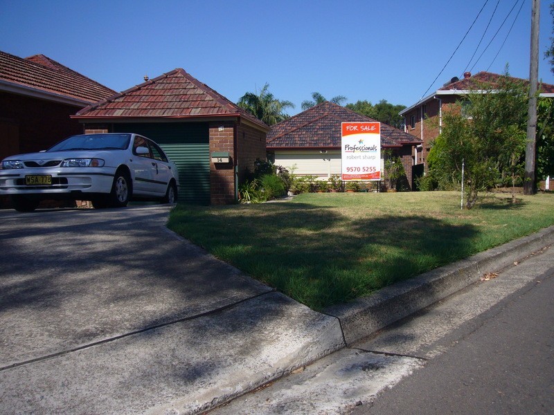 14 Warne Crescent, Beverly Hills NSW 2209