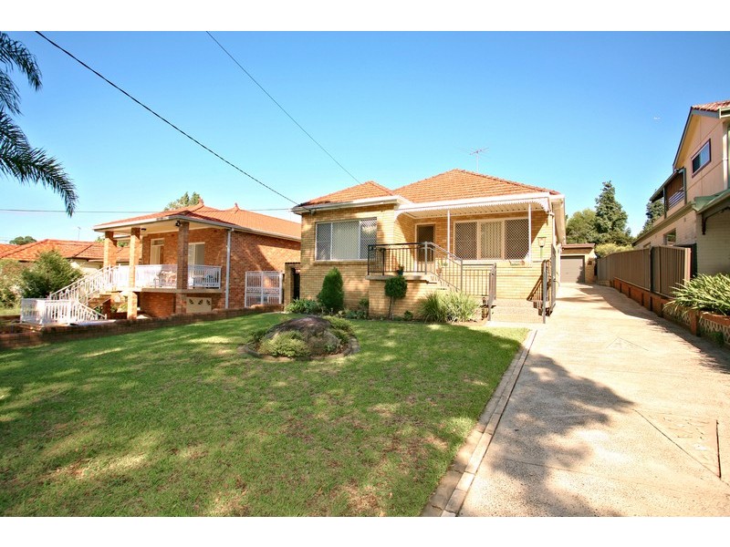 19 Clarke Nrth Street, Peakhurst NSW 2210