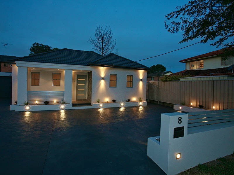 8 Beverley Crescent, Roselands NSW 2196