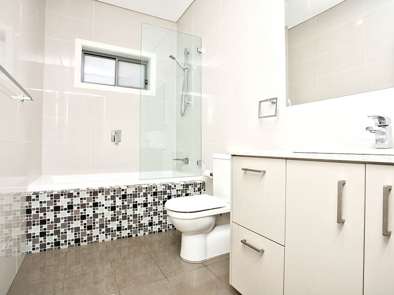 8 Beverley Crescent, Roselands NSW 2196