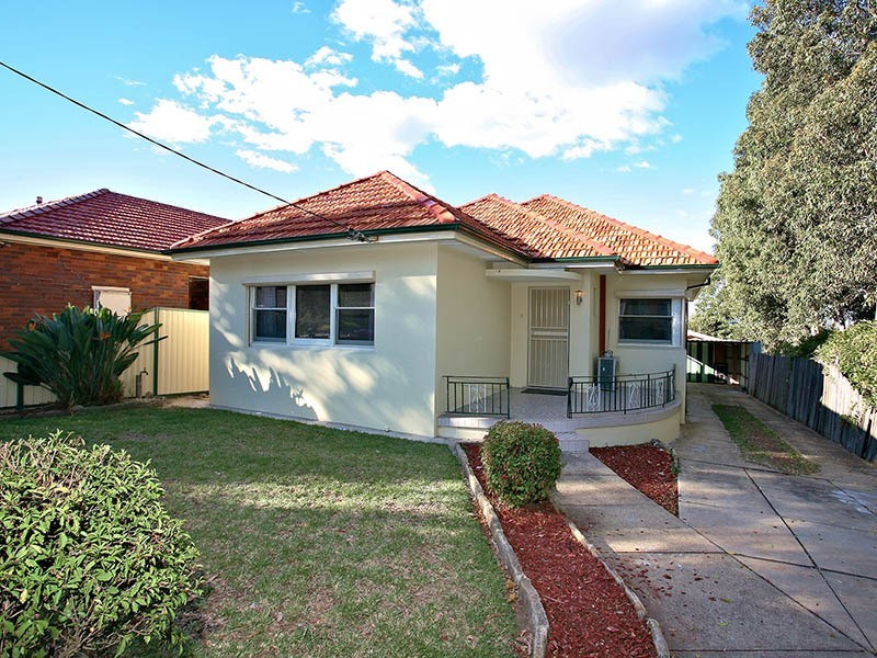 22 Warne Crescent, Beverly Hills NSW 2209