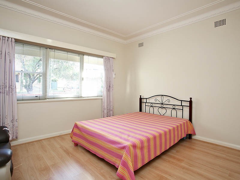 22 Warne Crescent, Beverly Hills NSW 2209