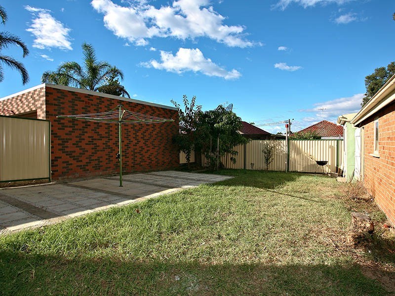 22 Warne Crescent, Beverly Hills NSW 2209