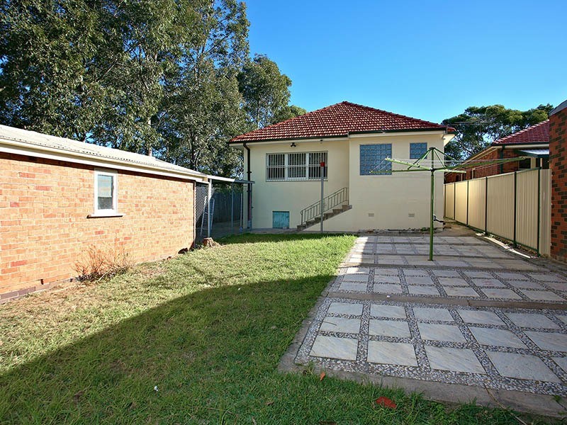 22 Warne Crescent, Beverly Hills NSW 2209