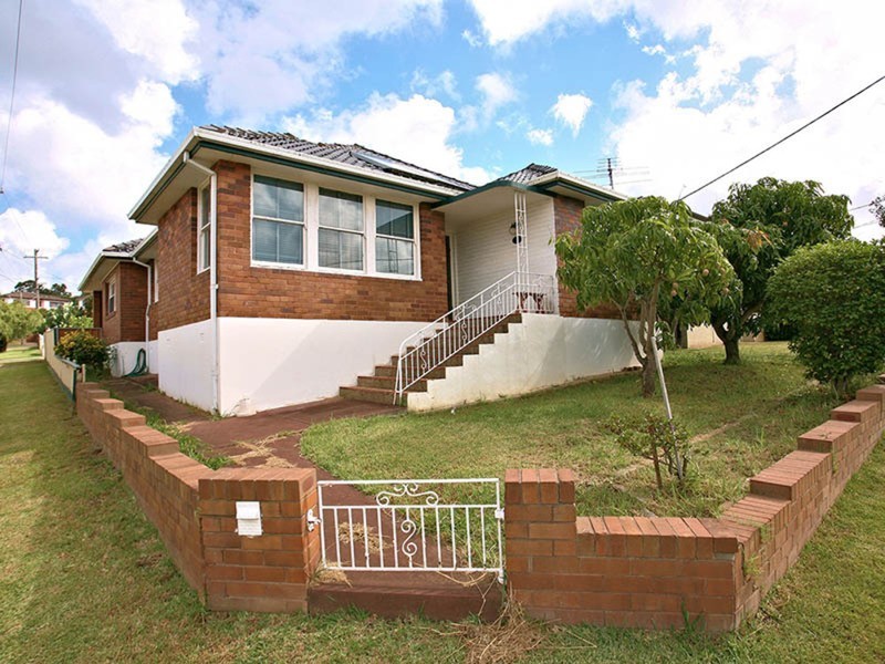 37 Bungalow Road, Peakhurst NSW 2210