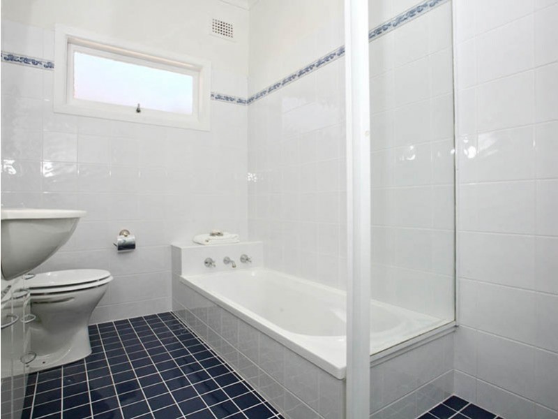 6 Munmurra Road, Riverwood NSW 2210