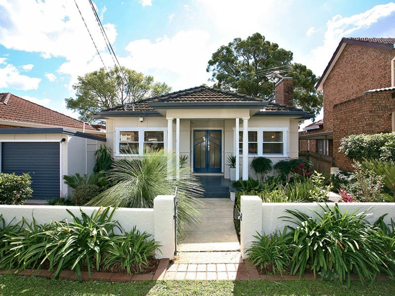 6 Munmurra Road, Riverwood NSW 2210