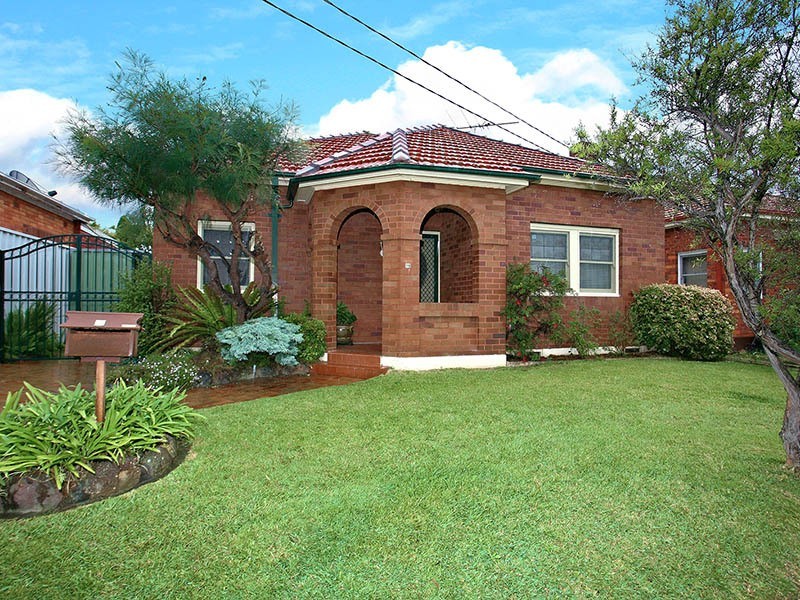 19 Jordan Avenue, Beverly Hills NSW 2209