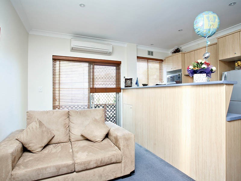 8/17 Parry Avenue, Narwee NSW 2209